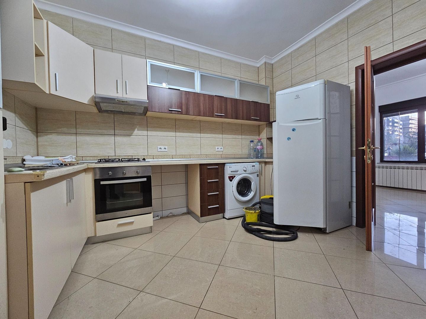 Apartament 3 camere de inchirat Rond OMV Pipera Nou curte 45M - Poză 12