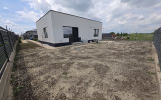 Casa 3 Camere | Curte amenajata - Poză 4