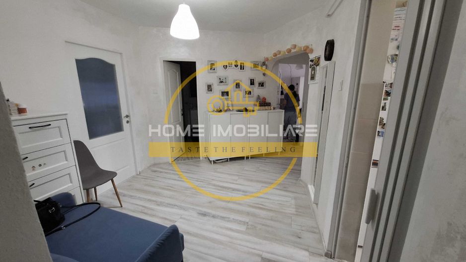 Bloc din 80/ Apartament cu 3 camere/ Decomandat/ mobilat/utilat/ 75 mp - Poză 2