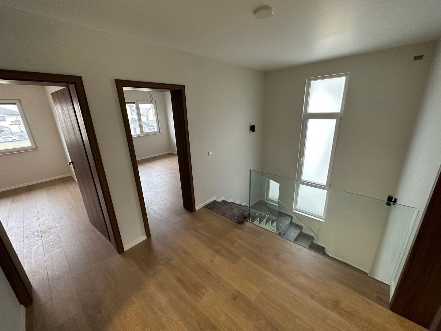 Duplex deosebit cu garaj și subsol - Poză 8