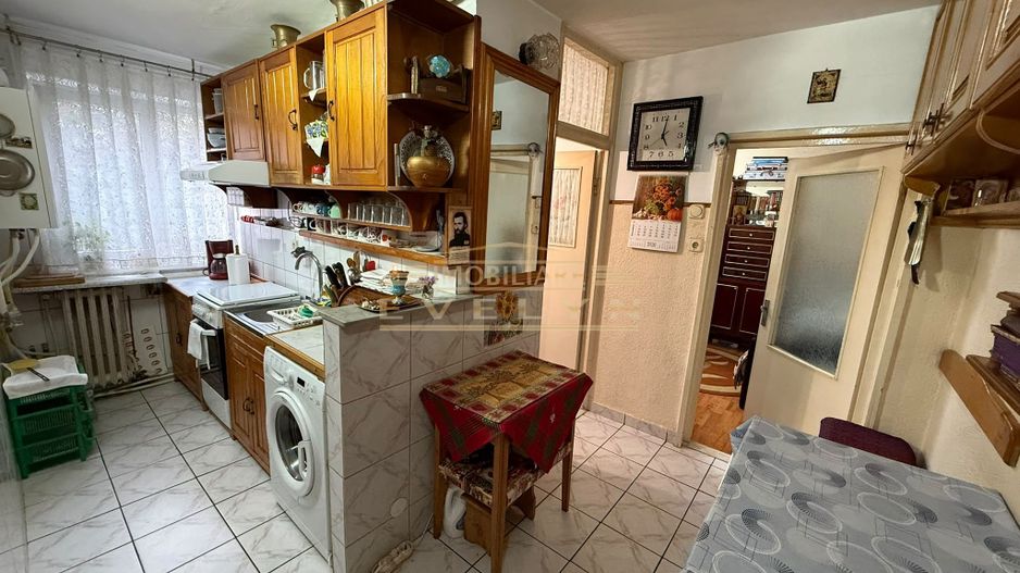 Apartament cu 3 camere de vânzare – Etaj 2- Str. Sucevei - Poză 1