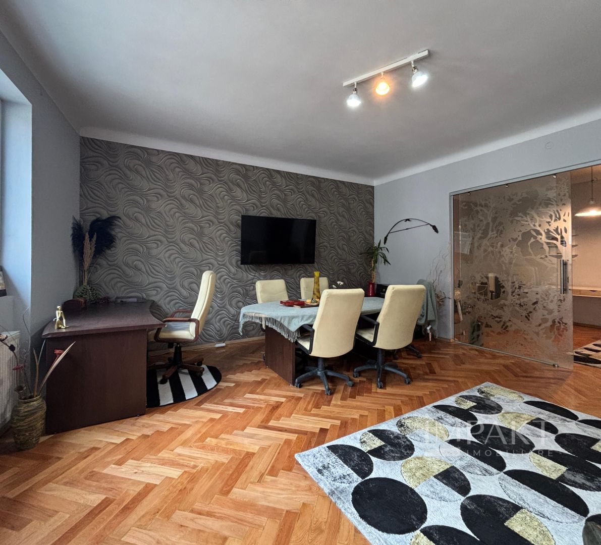 Spatiu de birouri ultra central - Poză 3
