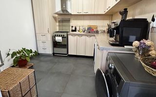 Apartament decomandat si parcare - Poză 3