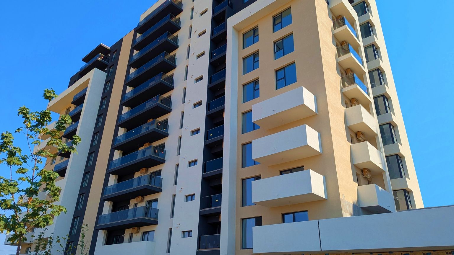 Apartament decomandat cu 3 camere si balcon - zona Bd Metalurgiei - Poză 8