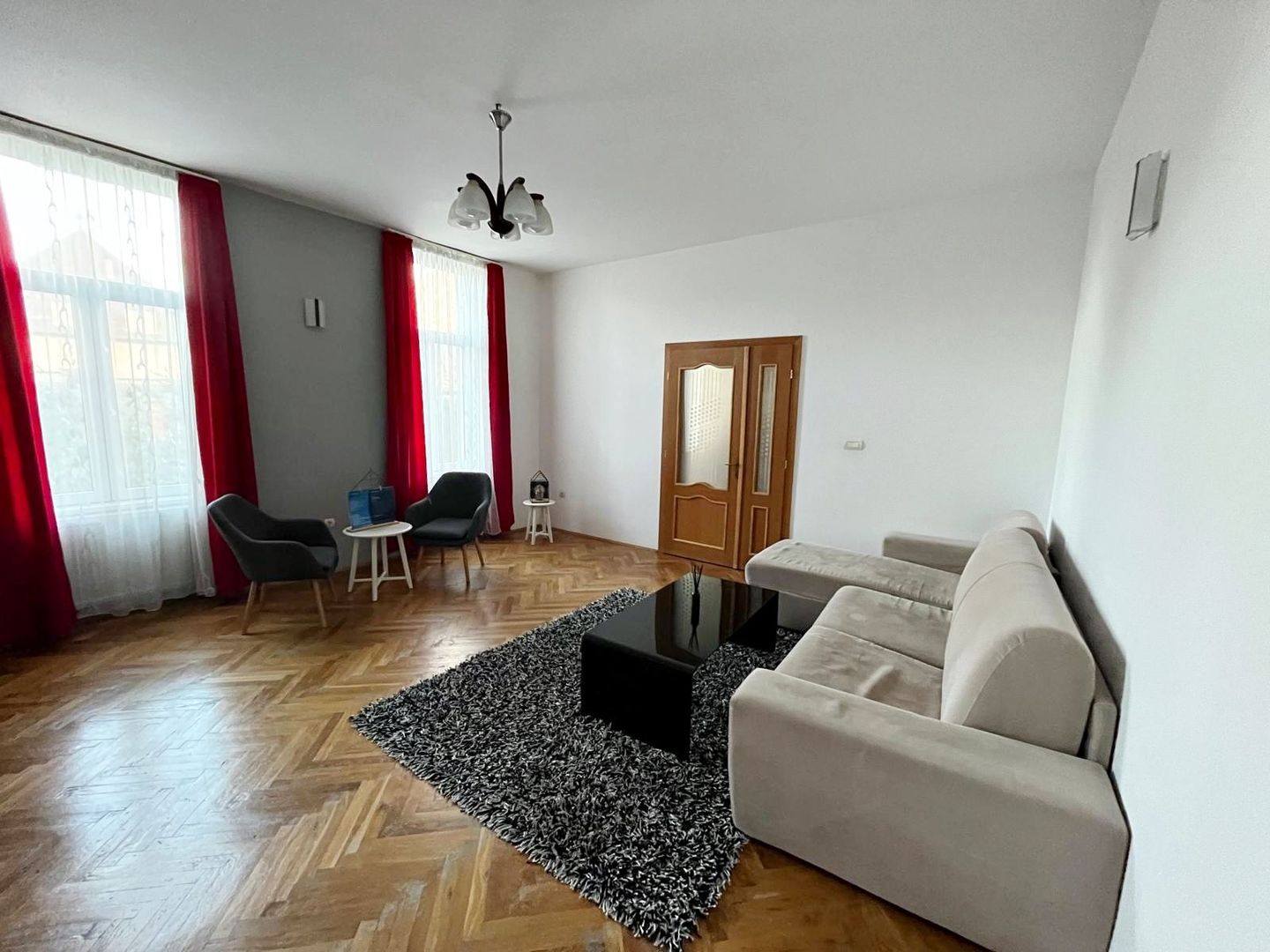Zona Piața Unirii-Poarta Schei apartament spațios, mobilat complet - Poză 5