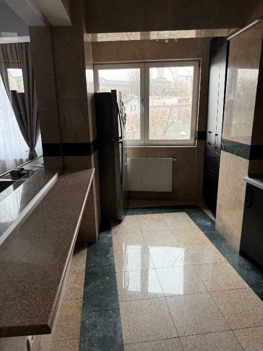 Apartament 4 camere Mitropolie, 2010, parcare inclusa - Poză 4