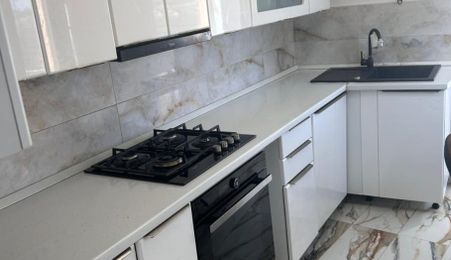 Casa + 2500 mp teren de inchiriat in zona Rond Pacurari