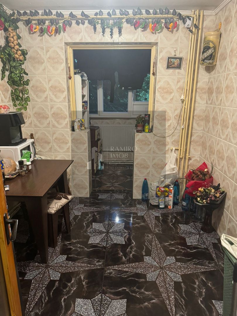 Apartament decomandat 3 camere Dristor - Poză 5