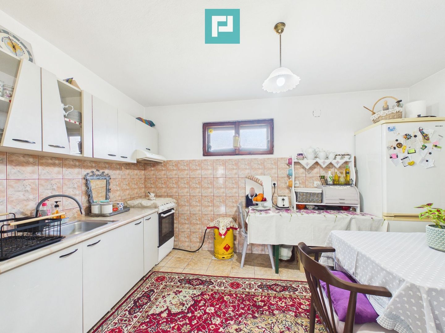 Casă cu 6 camere pe teren de 2029 mp – Miniş - Poză 11