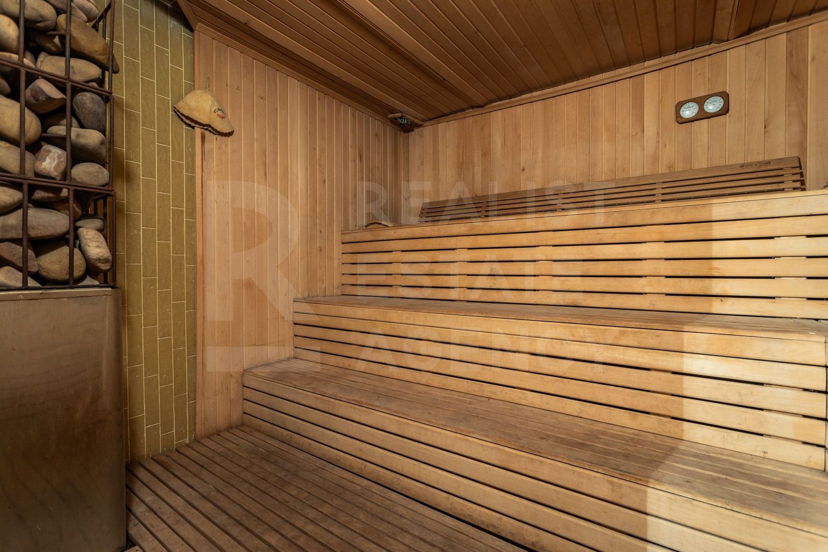 Vânzare casă de lux, 700 mp + 22 ari, situată în Tohatin - Poză 11