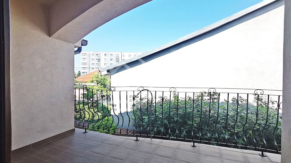 Casa de vanzare cu 7 camere în zona Dimitrie Cantemir, Oradea - Poză 25