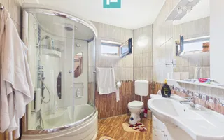 Casă ultracentrală cu 6 camere pentru investiții - Schiță 14