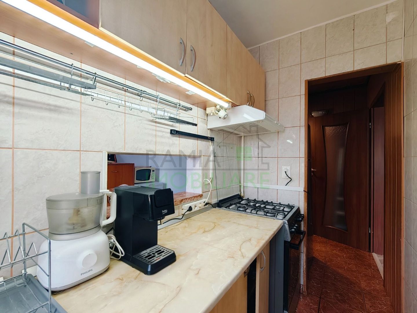 Apartament 3 camere, Cartierul Florilor, Boxă și parcare - Poză 9