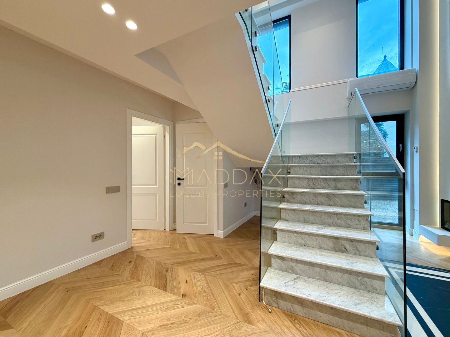 Duplex 4 camere cu gradina //  200 mp + curte 150mp // Straulesti - Poză 5