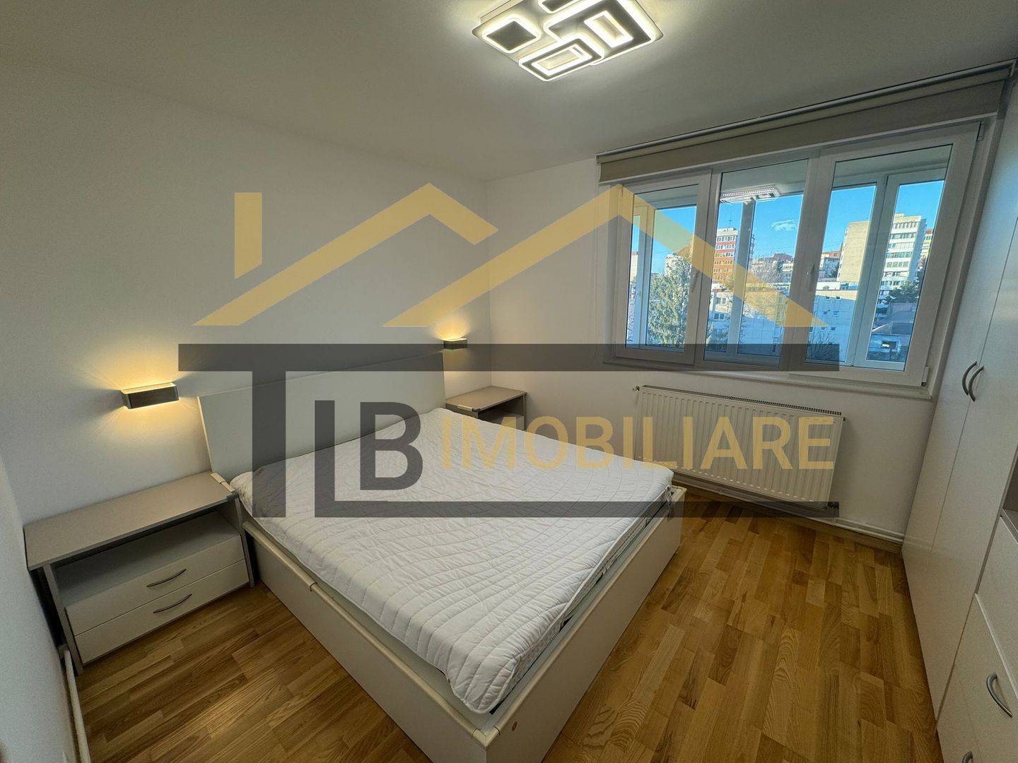 Apartament cu 3 camere, 65 mp, decomandat, zona Semicentral - Poză 3