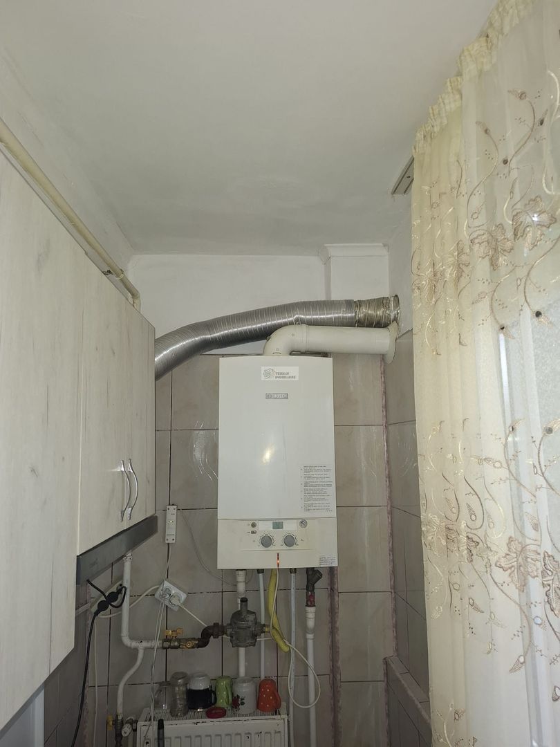 Apartament 3 camere,etaj 3/3,  renovat,65000 euro neg, Policlinica 2 - Poză 8