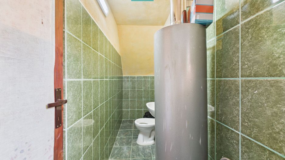 Casă și centru comercial, în localitatea Lazuri - Poză 6