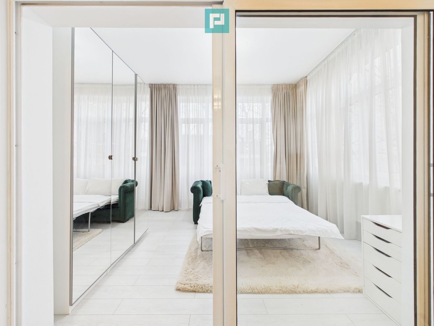 Apartament modern cu 4 camere pe Bulevardul Dacia - Poză 12