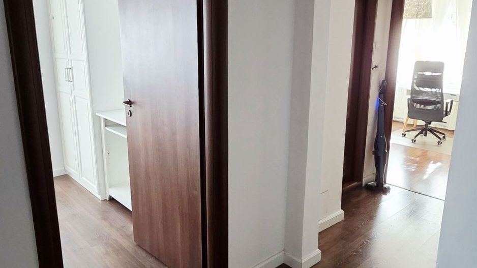 AP. 3 CAMERE PARCUL CIRCULUI,LOC DE PARCARE, MOBILAT MODERN,CURAT - Poză 3