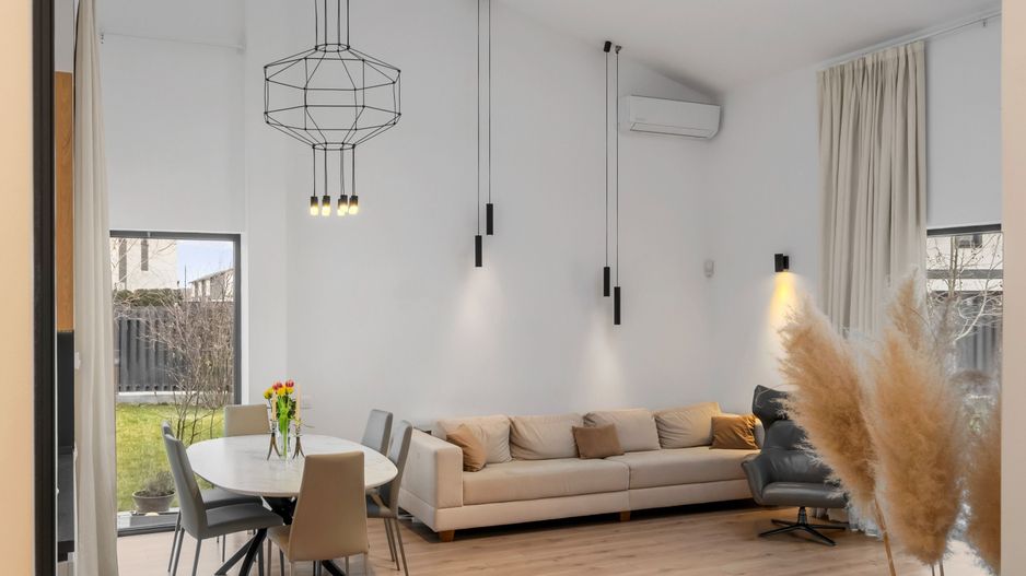Vila pe parter cu 5 camere  | 655 mp teren | dotata cu panouri solare - Poză 4