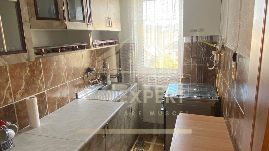 APARTAMENT 2 CAMERE ETAJ 3 VIȘOI CAMPULUNG - Poză 7