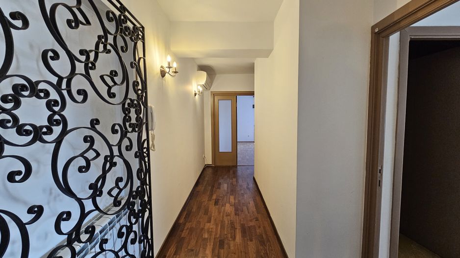 Vilă cu 7 camere în Faleză Nord – acces din 2 străzi/parcare în curte - Poză 12