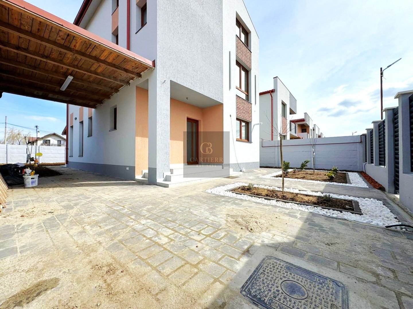 CASĂ + GARAJ | 5 CAMERE | BERCENI | - Poză 2