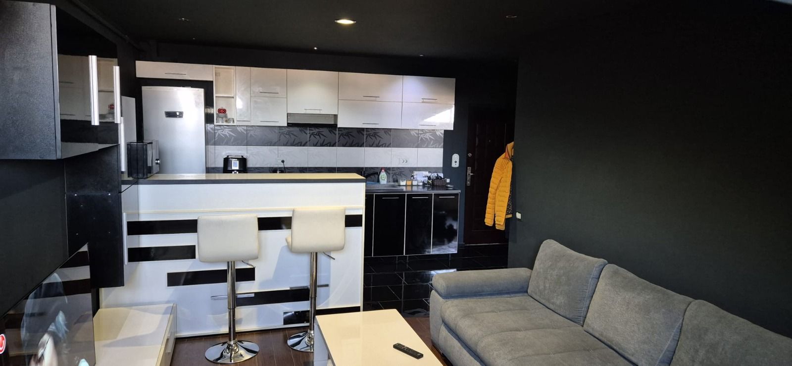 De inchiriat apartament cu 2 camere si loc de parcare, Militari Residence - Poză 1