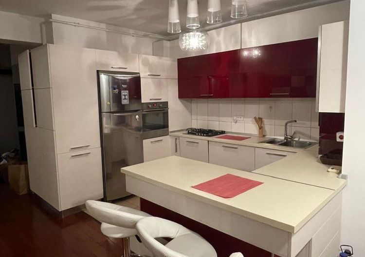 Închiriere Apartament cu 3 camere, 140 mp, parcare subterana, centrala proprie - Poză 3