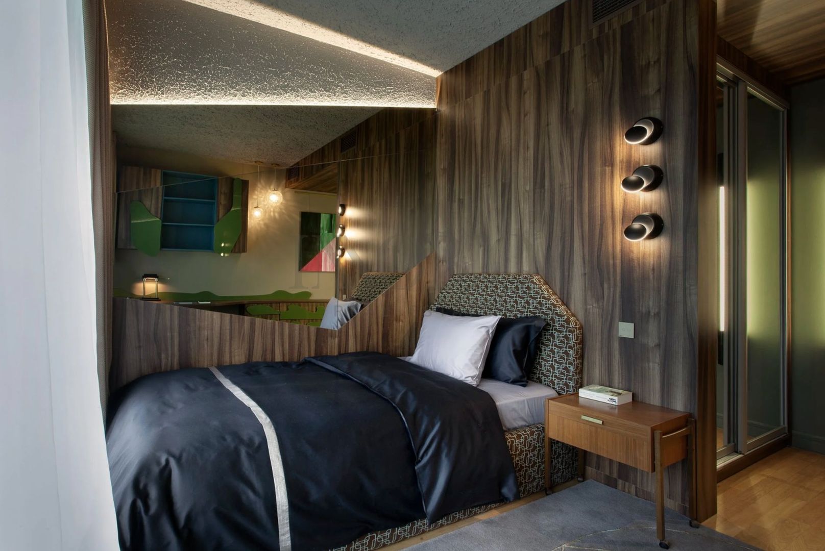 Full Service Apartment | 3 Bedrooms | Parking | Concierge - Poză 8