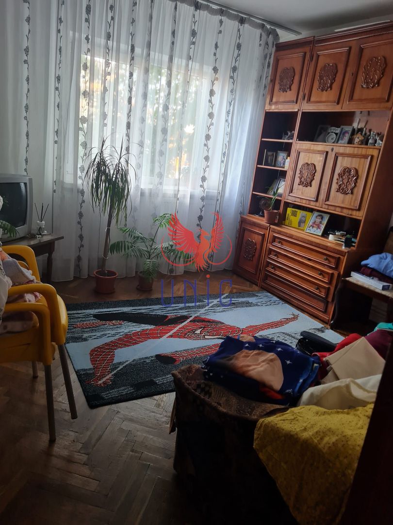 Apartament 3 camere decomandat parter, 1 Mai - Poză 9