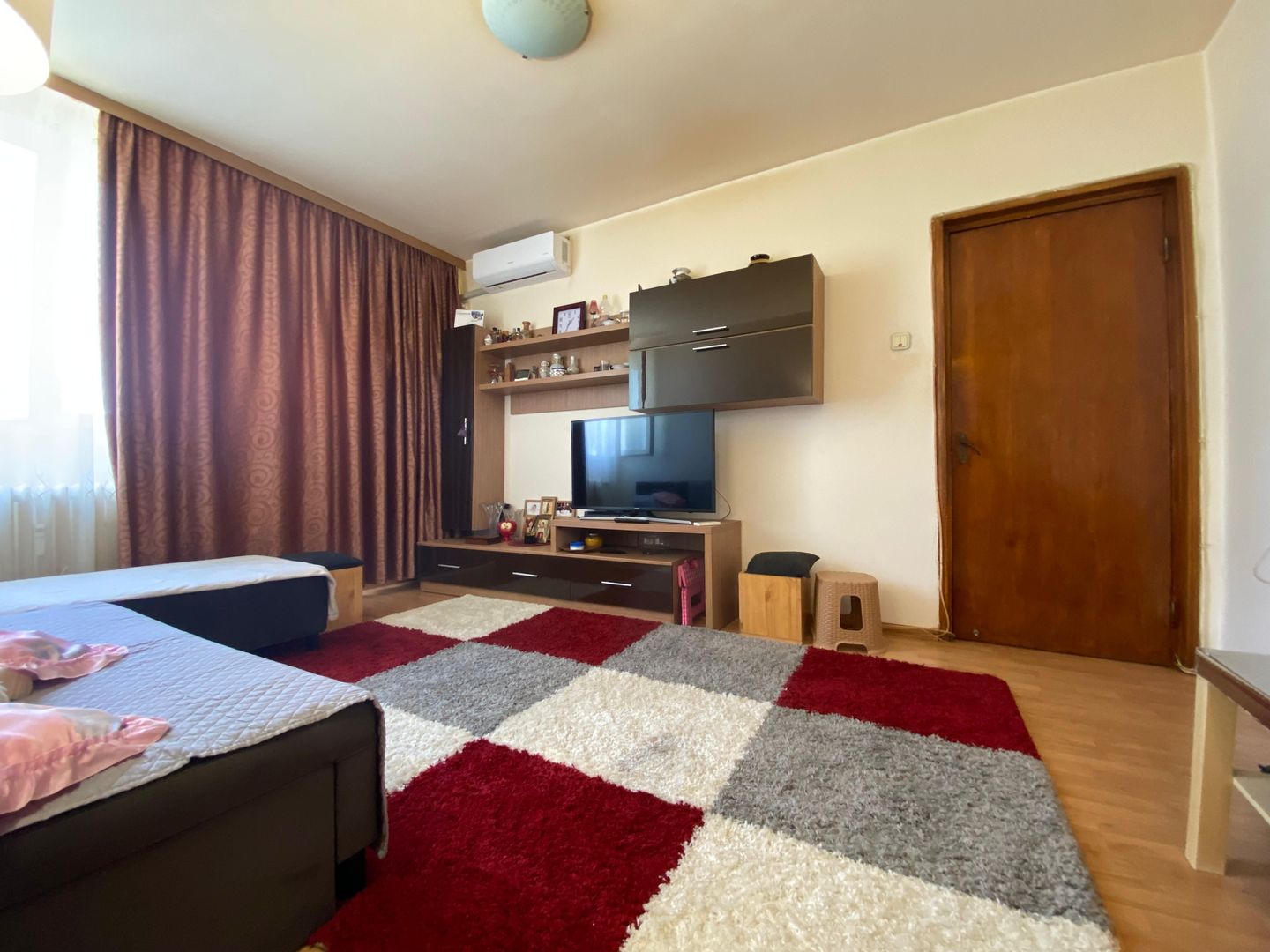 Apartament 3 camere Drumul Taberei - Poză 1
