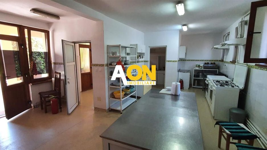 Pensiune cu 9 camere, 1257 mp teren, Micesti - Poză 12