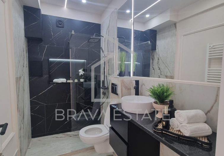 Apartament 2 camere , ultrafinisat,zona semicentrala - Poză 7