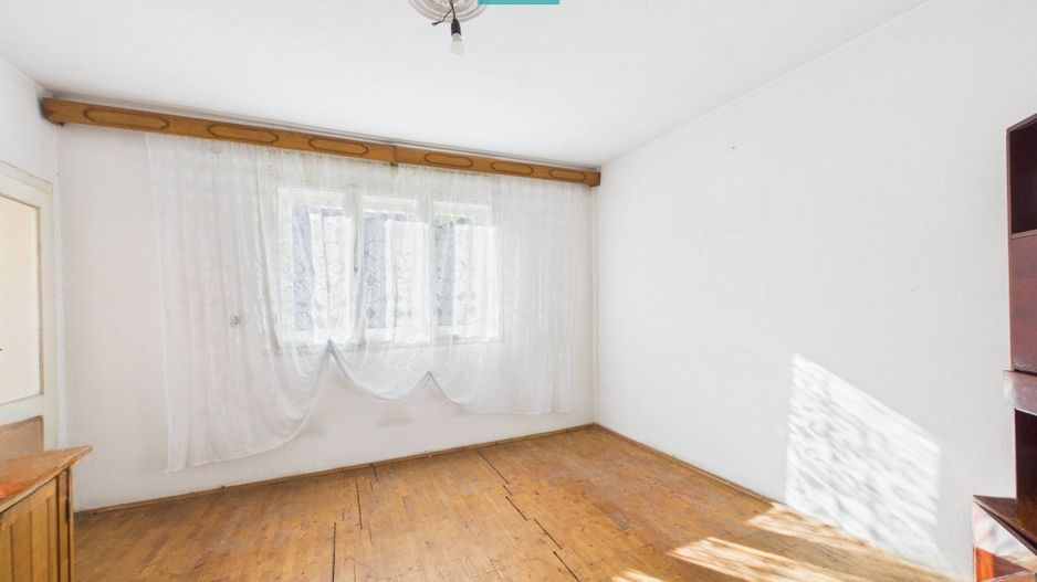 Casă cu 5 camere, în orașul Sebiș, Arad - Poză 14