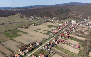 Loc de casă în Odvoș - Conop 3000mp - Poză 11