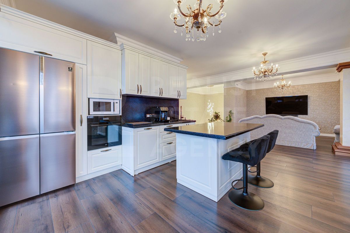 Chirie, Penthouse, 220 mp, str.  Alba Iulia, Buiucani - Poză 1