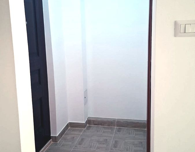 Apartament cu 2 camere, complet renovat, în zonă centrală din Tecuci - Poză 6
