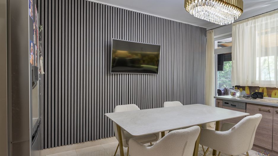 Vilă renovată P+1+M  | Foișor vitrat, grădină și jacuzzi - Poză 8