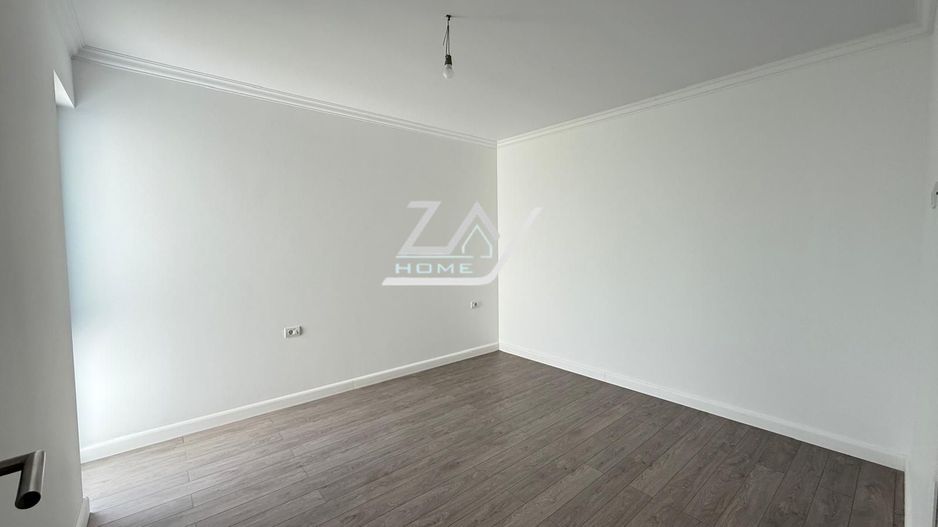 Duplex finalizat despartit prin camera tehnica. 3 dormitoare. 2 balcoane. - Poză 18