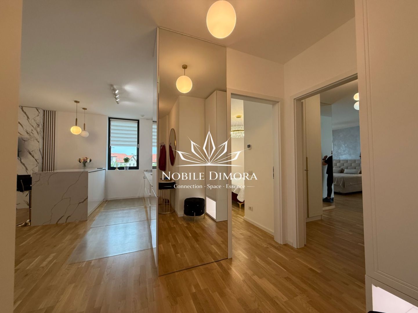 ISHO - Apartament cu 4 camere de lux, 2 bai, 2 balcoane, parcare privata - Poză 9