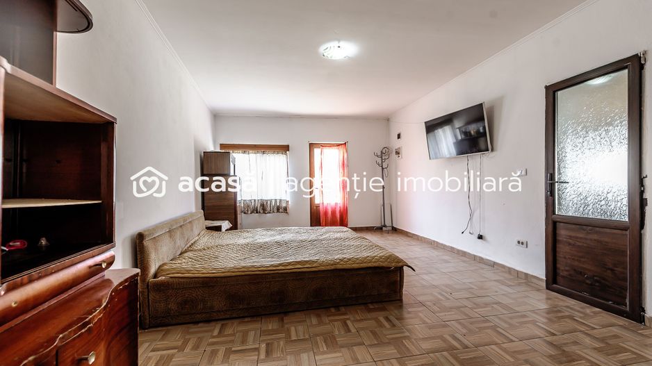 Casă cu 2 corpuri de clădire în Pecica, Arad. - Poză 15