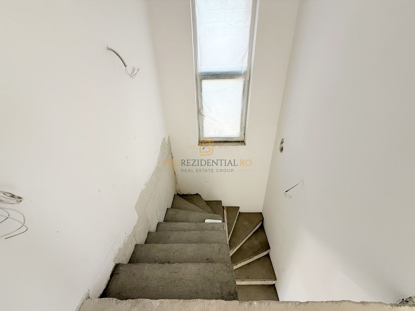 Vila individuala / 4 Camere / 2 Bai / 320 mp teren / Zona linistita - Poză 7