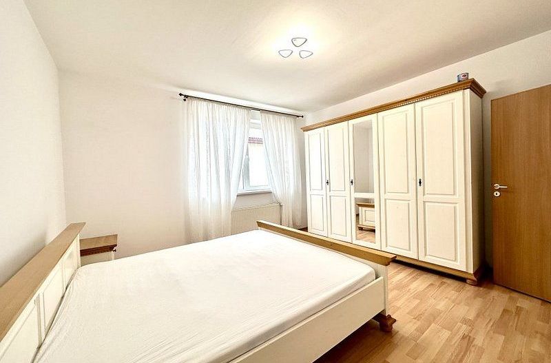 Casa de inchiriat - intrarea în Dumbravita - Poză 10