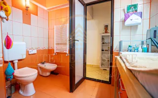Casa De Vanzare in Palazu Mare - Teren de 455 mp cu Piscina si Garaj - Poză 24