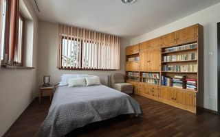 De închiriat Etaj + Mansardă 180 mp | 7 Camere cu 7 Băi | Lupeni - Poză 2