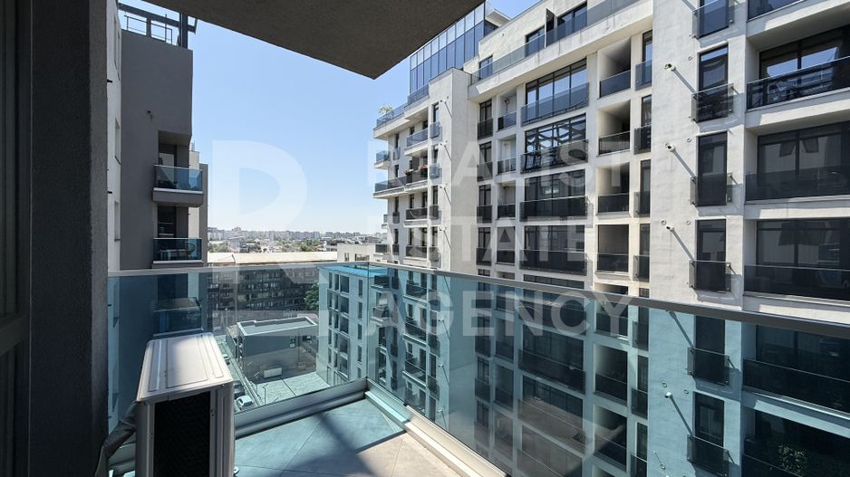 Chirie - Apartament cu terasă și priveliște spre Parcul Verdi - Poză 11