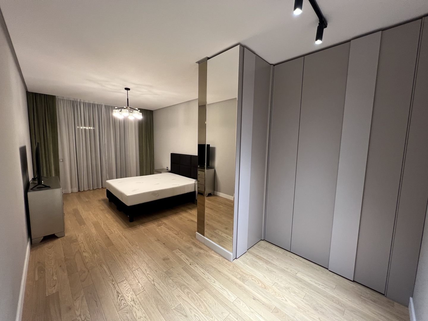 5 camere Lux Rahmaninov Residence vedere Parc Verdi - Poză 11