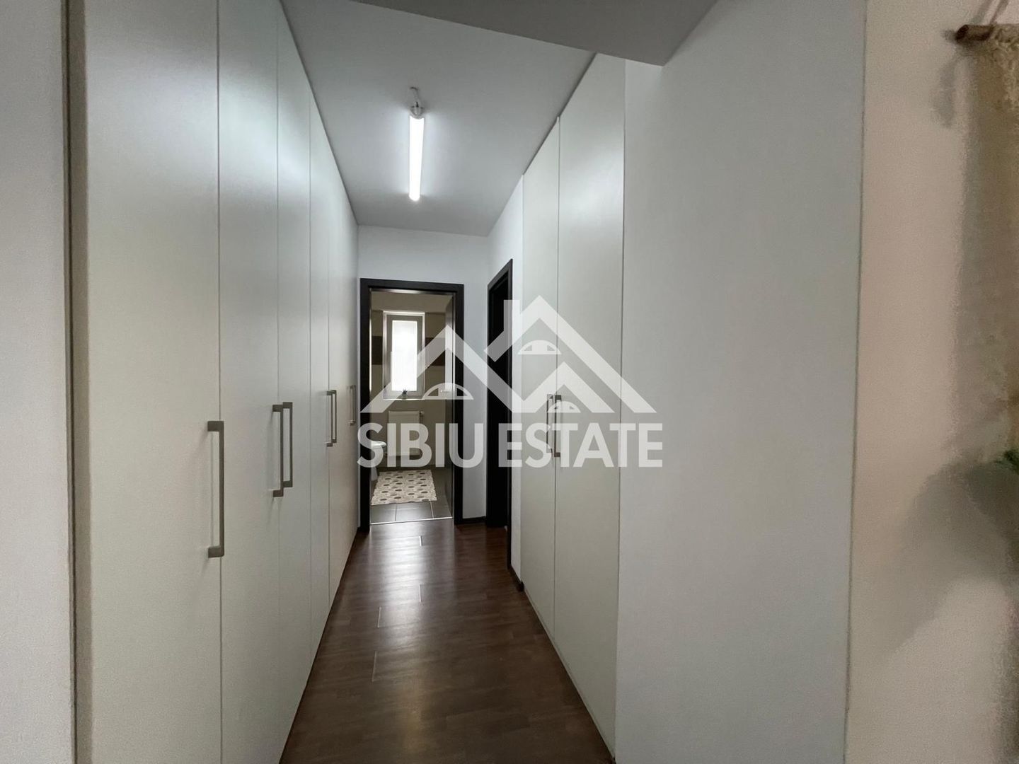 Apartament de inchiriat cu 2 camere mobilat utilat si loc de parcare - Poză 4