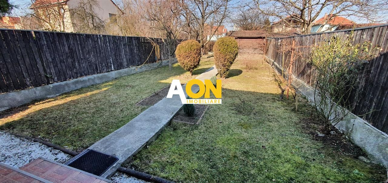 1/2 Duplex 4 camere cu garaj 462 mp teren la asfalt zona Centru - Poză 4